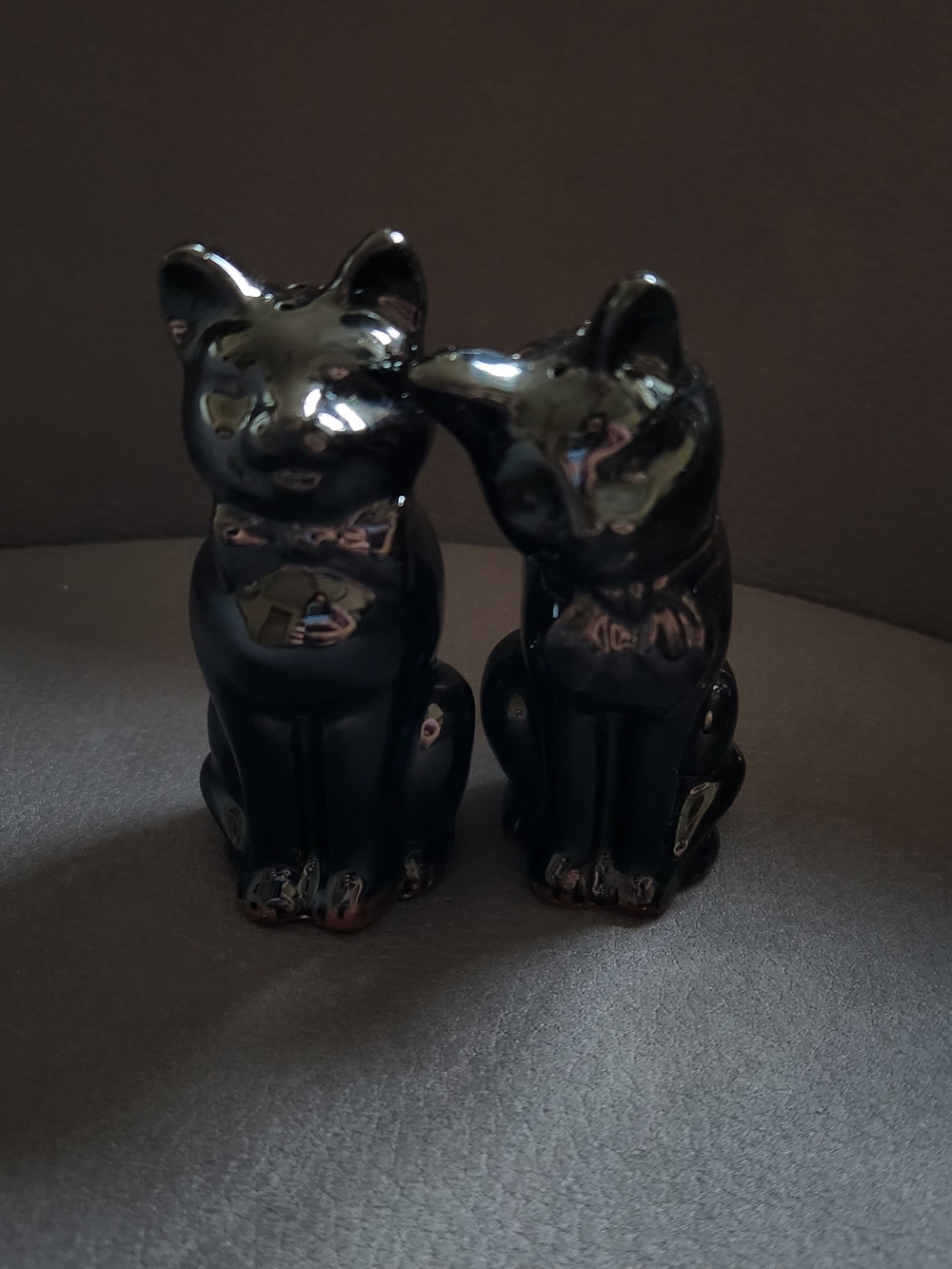 Vintage Black Ceramic Cat Figurine Pair - Salt And Pepper Shaker